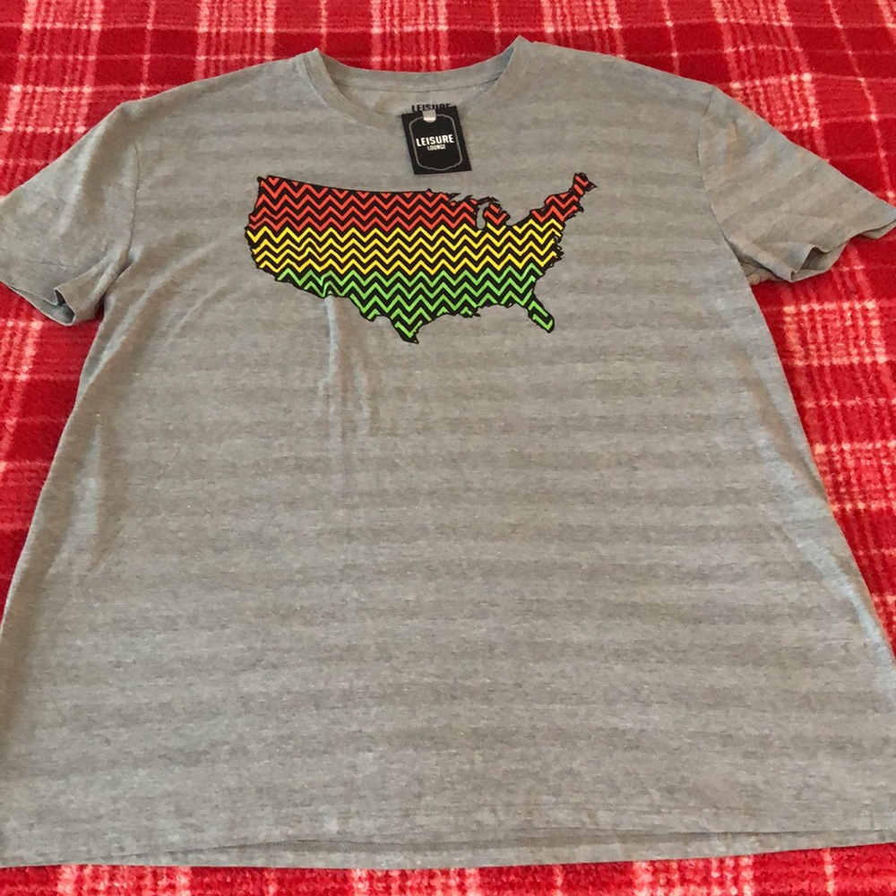 LEISURE LOUNGE USA RED GREEN AND YELLOW T SHIRT
